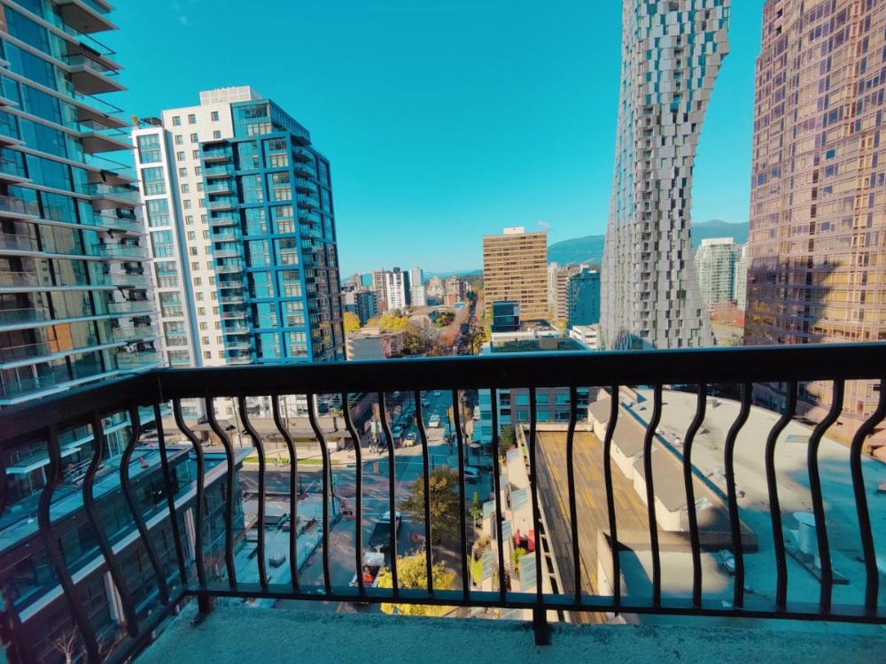 Divya Sutra Suites on Robson Downtown Vancouver Image 22
